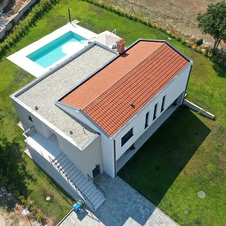 Villa Lia With Pool - Luxury In Vintijan, Near And Medulin