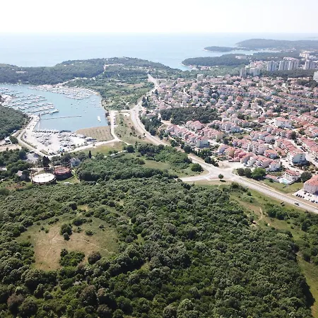 Villa Lia With Pool - Luxury In Vintijan, Near And Medulin *