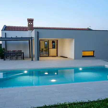 Lia With Pool - Luxury In Vintijan, Near And Medulin פולה