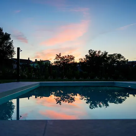 Lia With Pool - Luxury In Vintijan, Near And Medulin * פולה