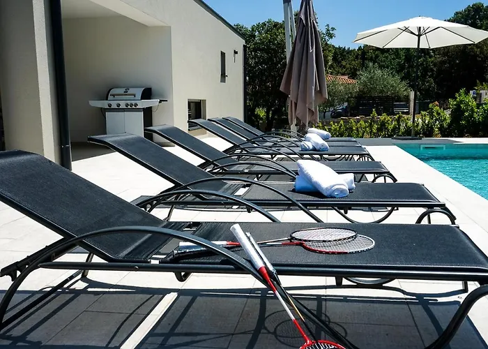 Lia With Pool - Luxury In Vintijan, Near And Medulin Pola