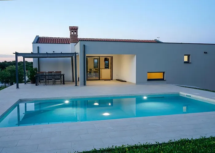 Lia With Pool - Luxury In Vintijan, Near And Medulin Pola