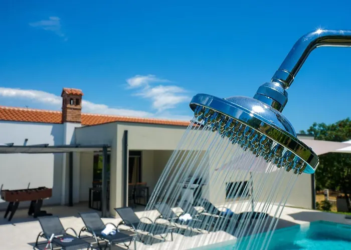 Lia With Pool - Luxury In Vintijan, Near And Medulin Pola