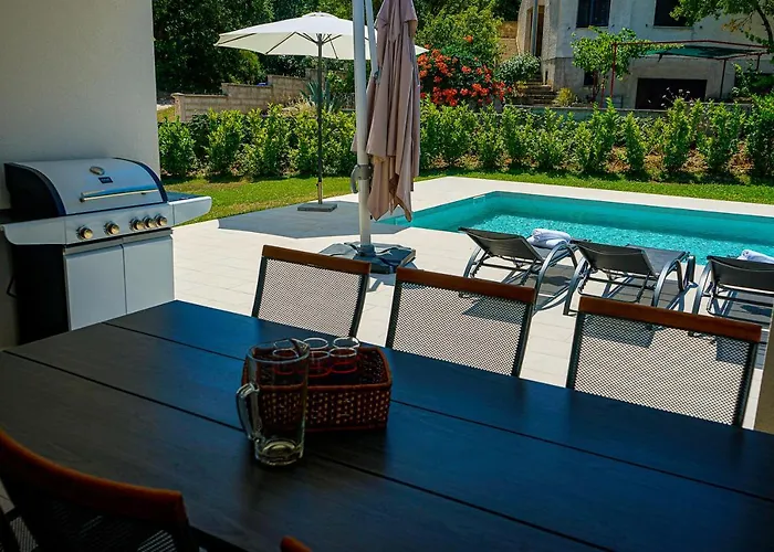 Lia With Pool - Luxury In Vintijan, Near And Medulin Pola