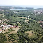 Lia With Pool - Luxury In Vintijan, Near And Medulin Villa *