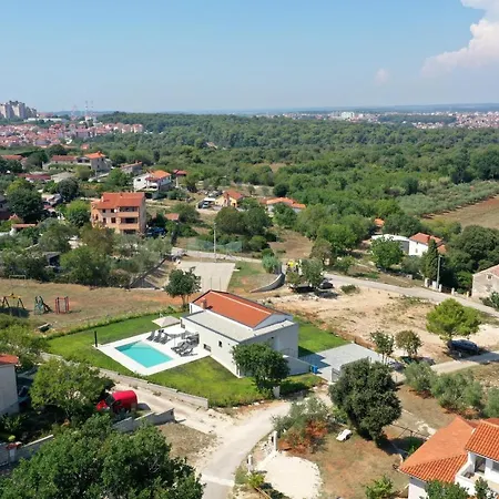Lia With Pool - Luxury In Vintijan, Near And Medulin Vila Pula