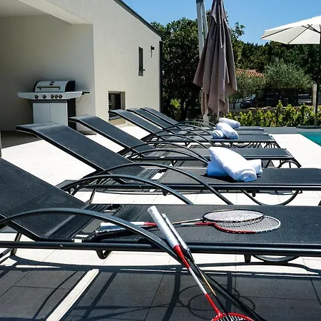 Lia With Pool - Luxury In Vintijan, Near And Medulin Pola
