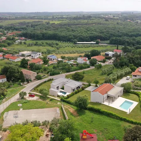 Βίλα Lia With Pool - Luxury In Vintijan, Near And Medulin Πούλα