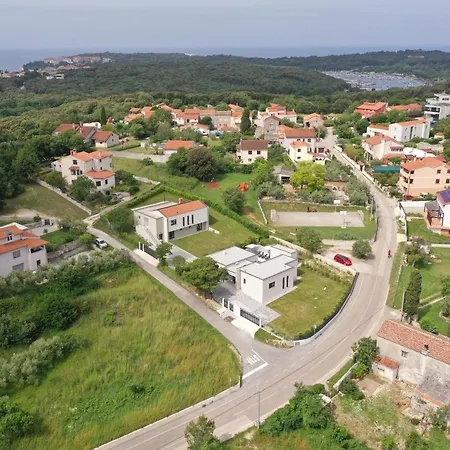 Lia With Pool - Luxury In Vintijan, Near And Medulin Βίλα