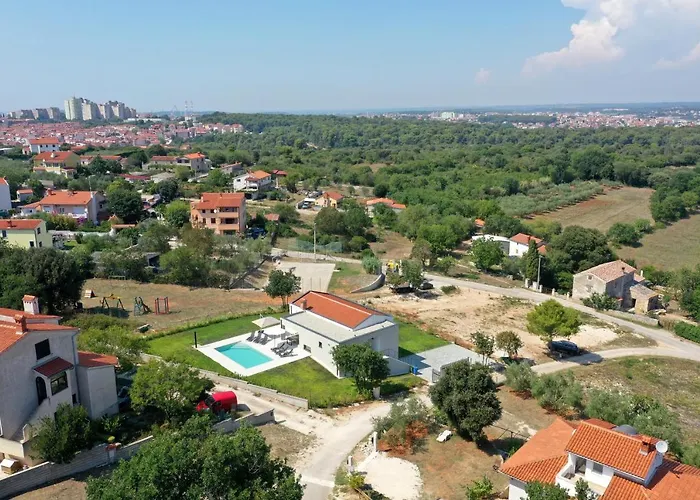 Lia With Pool - Luxury In Vintijan, Near And Medulin Vila Pula