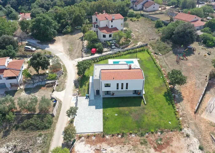 Lia With Pool - Luxury In Vintijan, Near And Medulin *