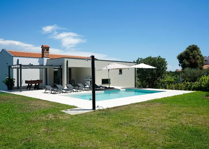 Lia With Pool - Luxury In Vintijan, Near And Medulin