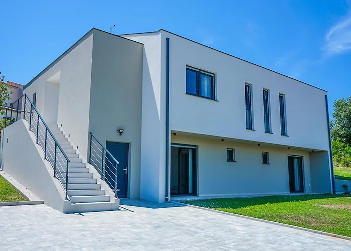 Lia With Pool - Luxury In Vintijan, Near And Medulin Βίλα